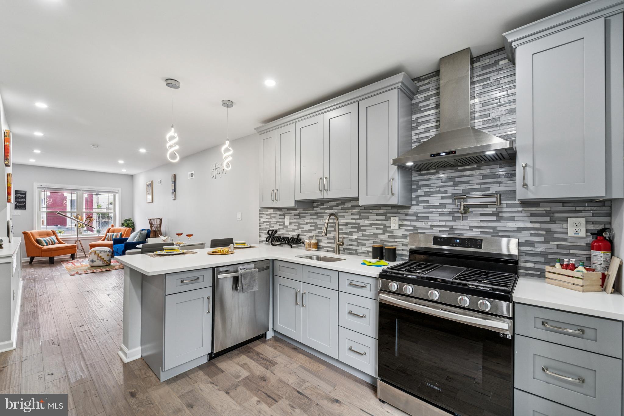 POINT BREEZE - Residential