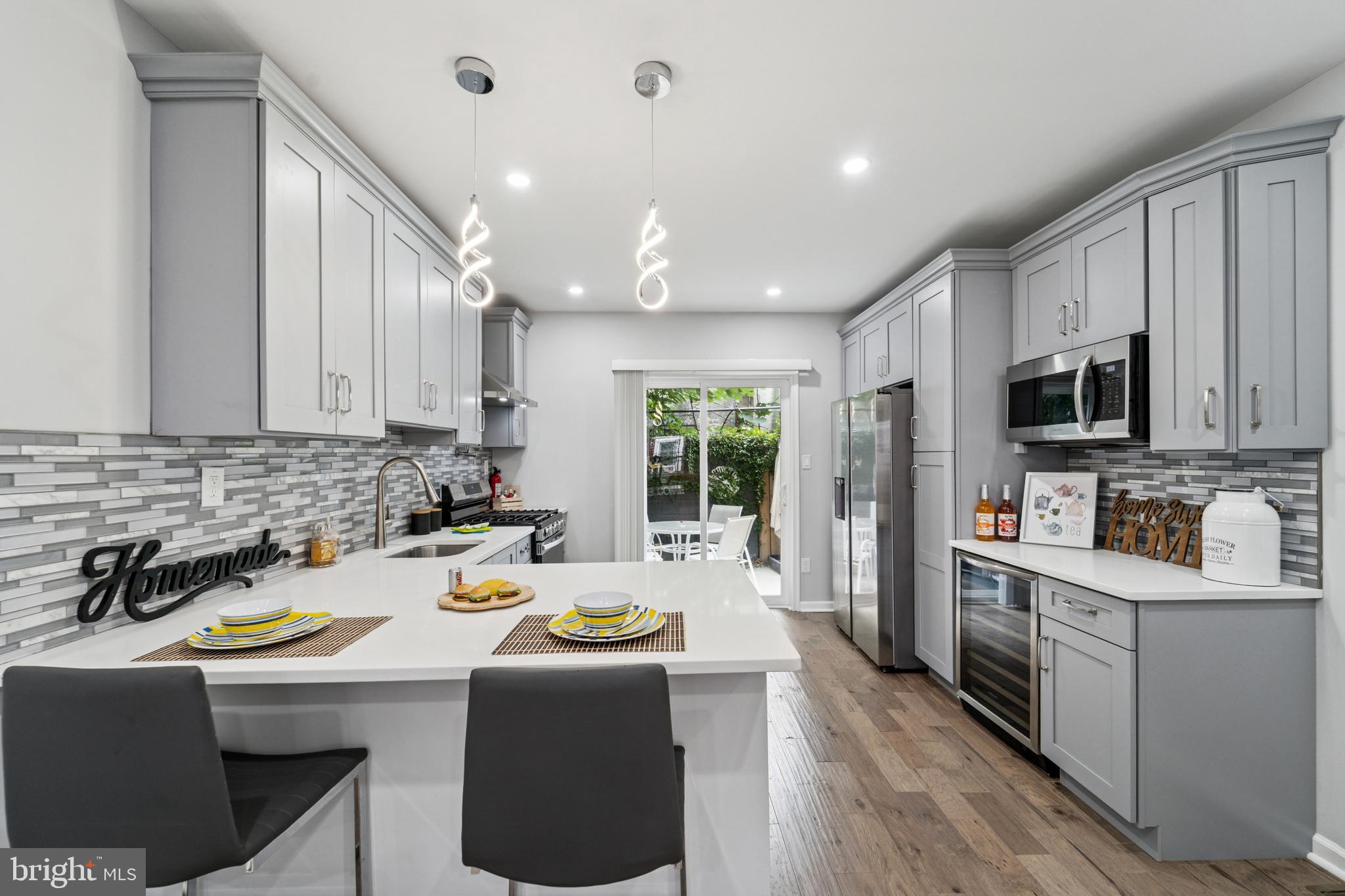 POINT BREEZE - Residential