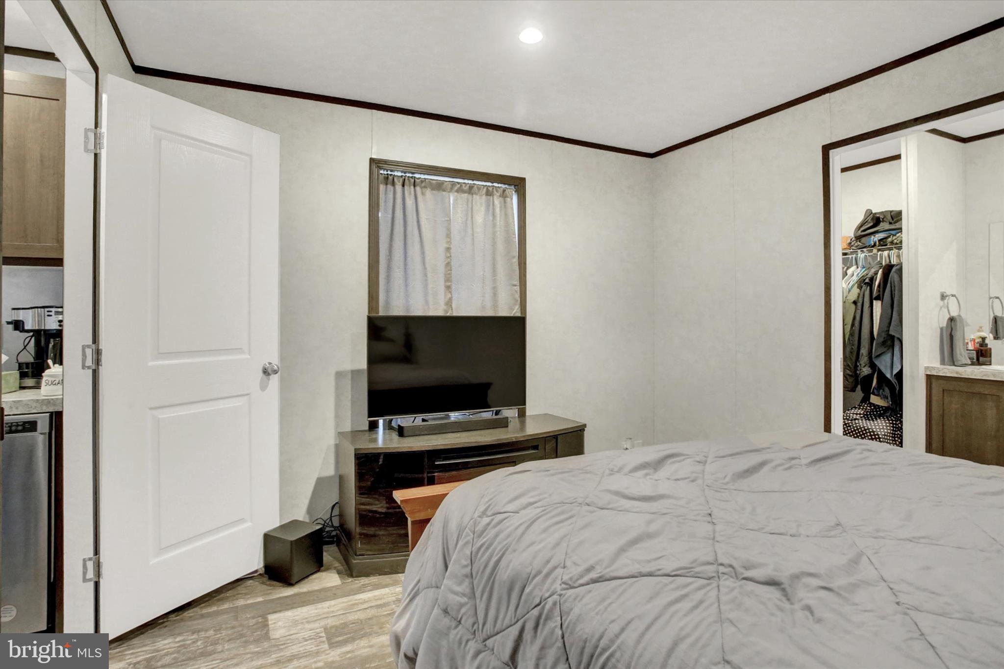 LITTLE HOLLYWOOD - Residential