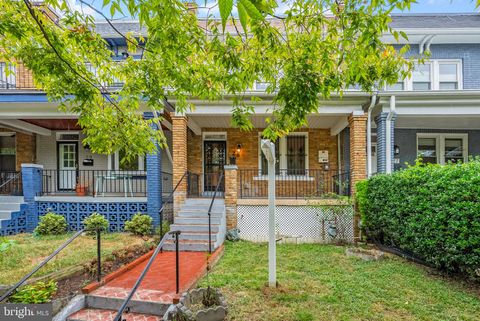 Photo of 28 Sherman Circle NW, WASHINGTON, DC 20011 (MLS # DCDC2215972) Photo of 28 Sherman Circle NW, WASHINGTON, DC 20011 (MLS # DCDC2215972)