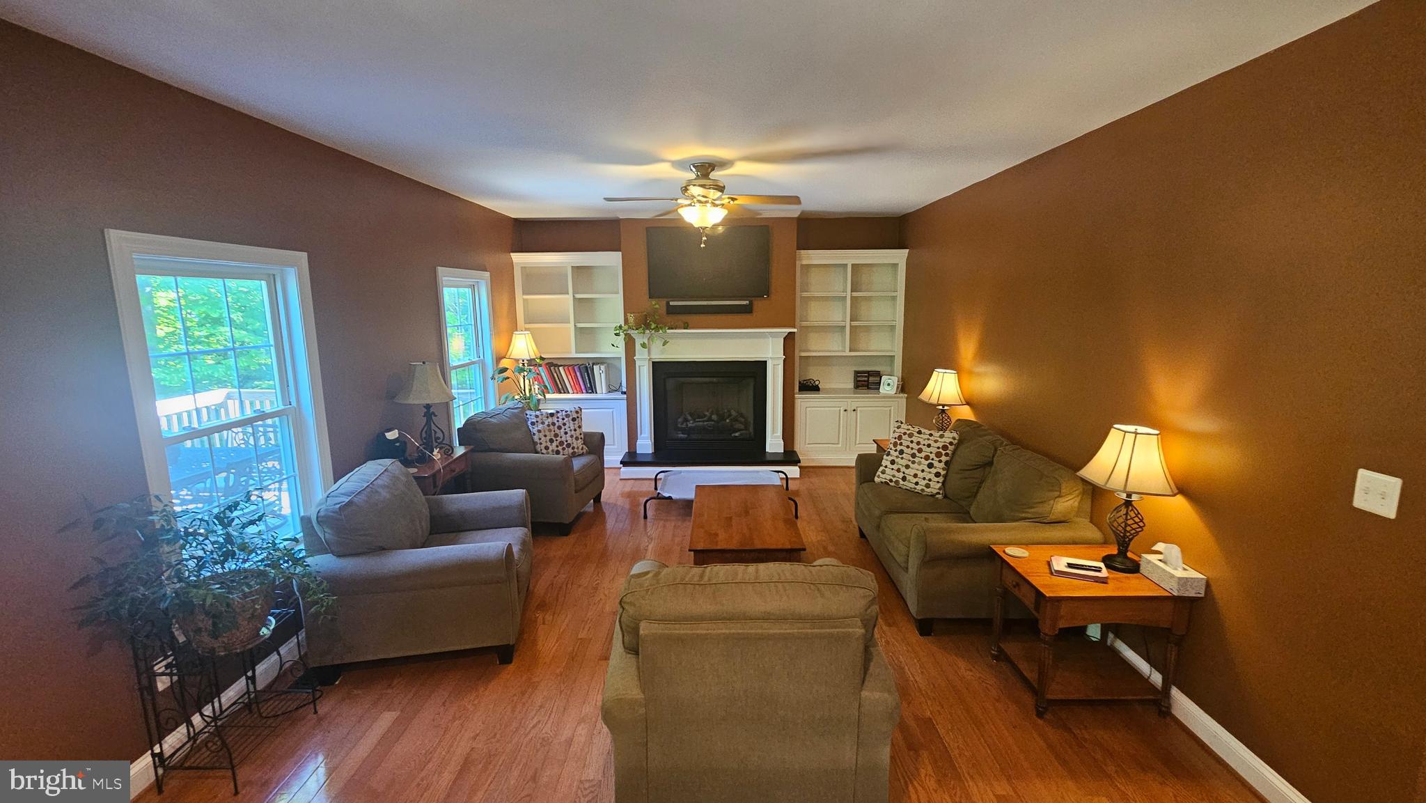 WHISPERING WOODS - Residential