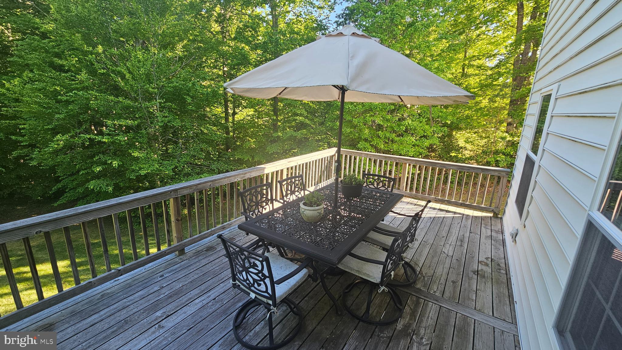 WHISPERING WOODS - Residential