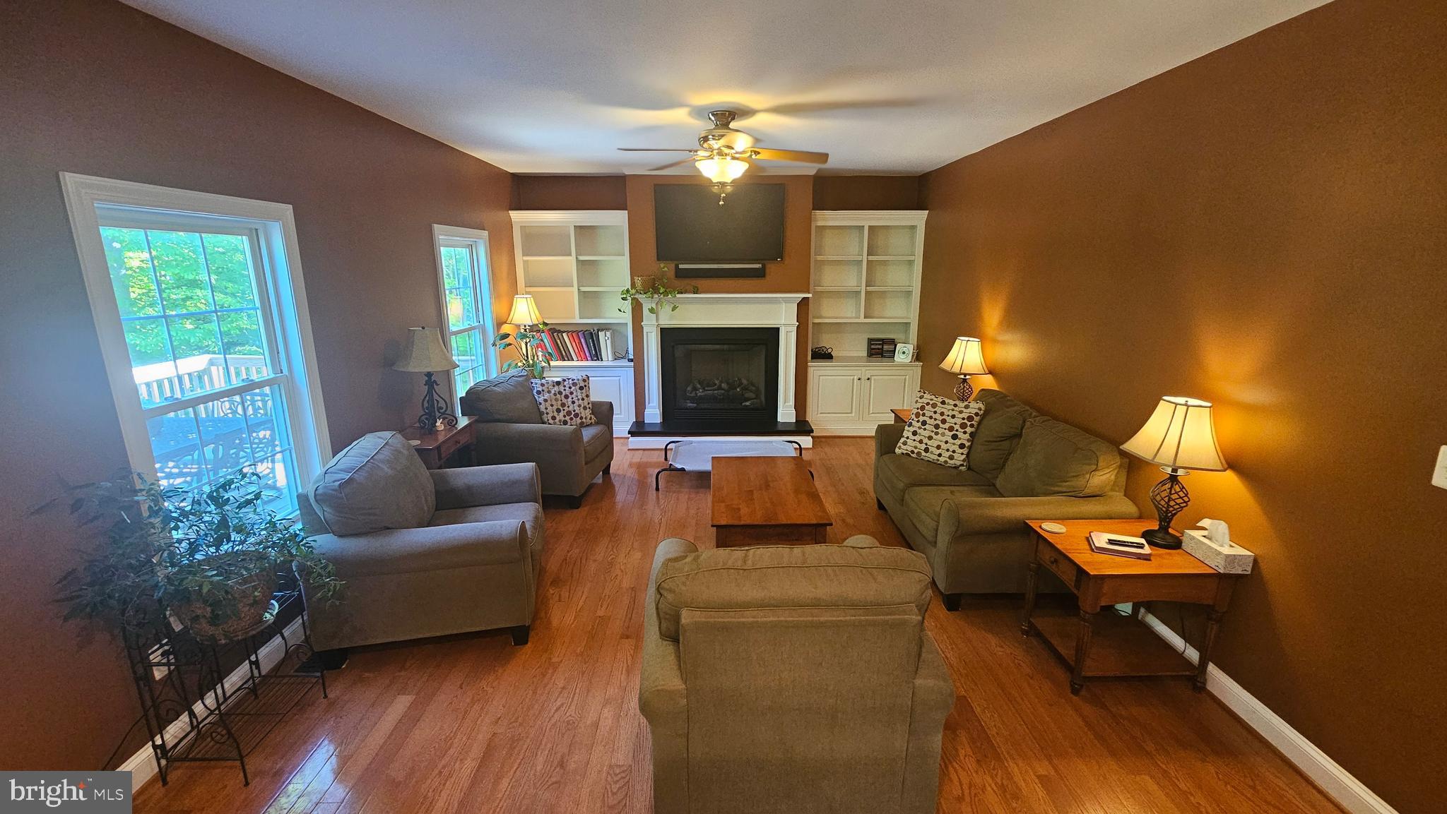 WHISPERING WOODS - Residential