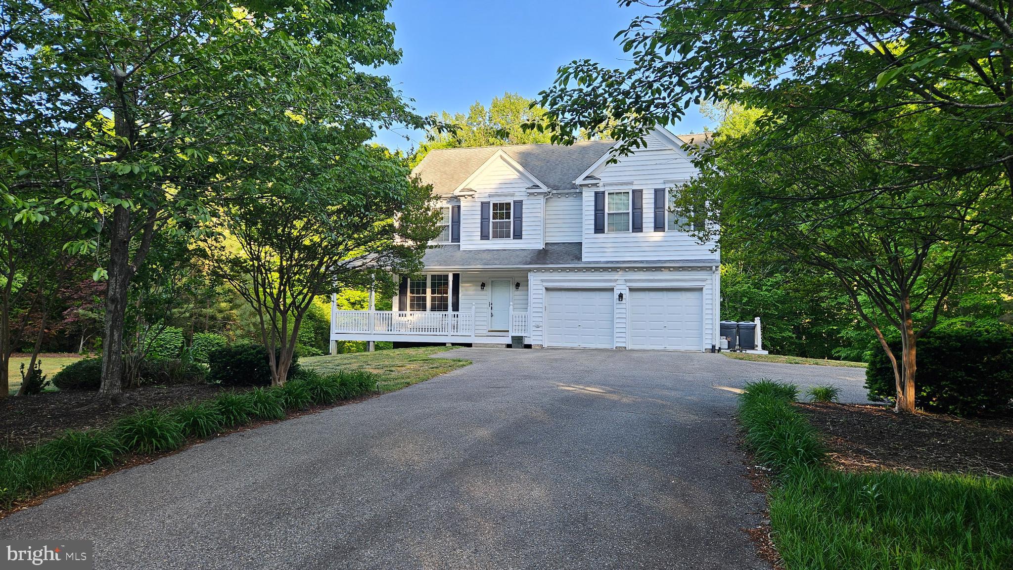 WHISPERING WOODS - Residential