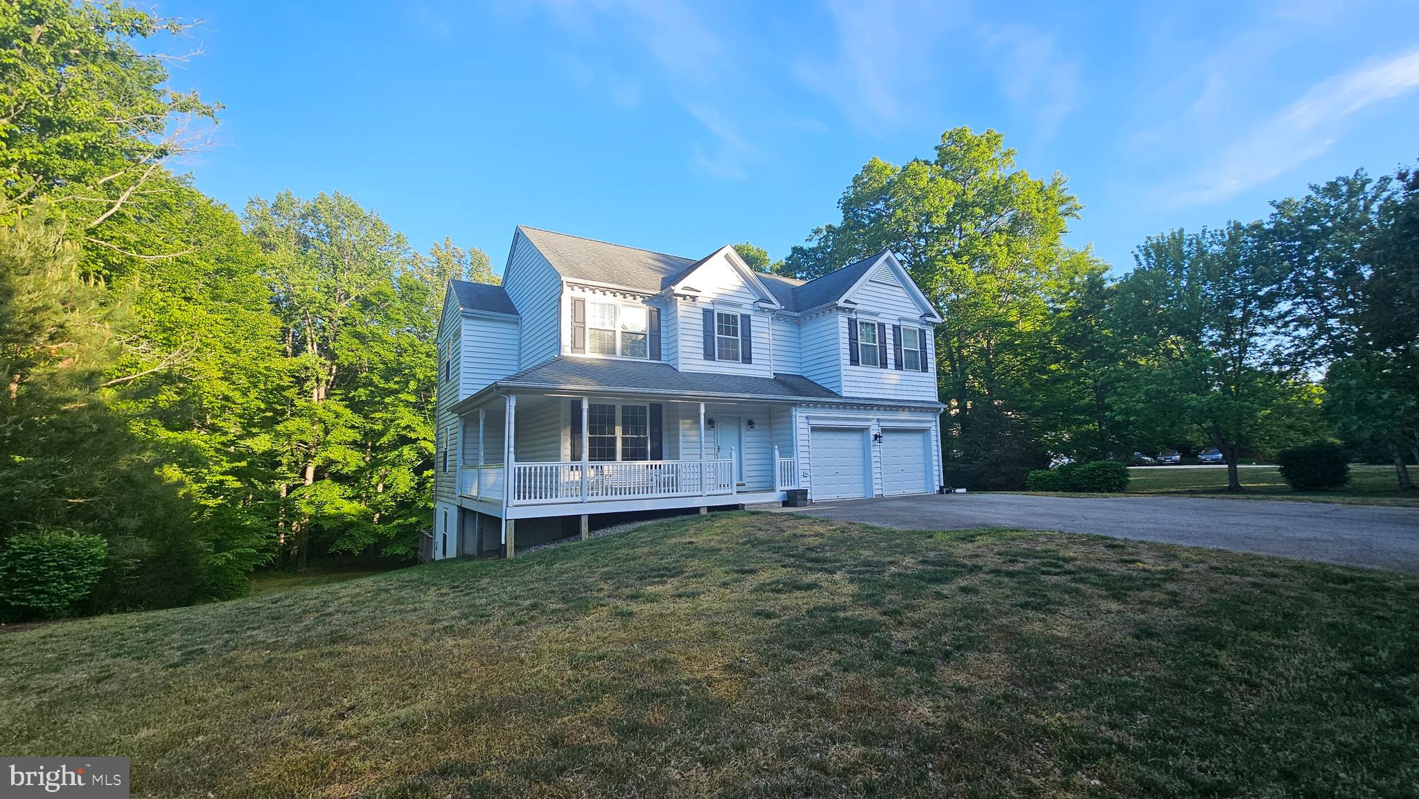WHISPERING WOODS - Residential