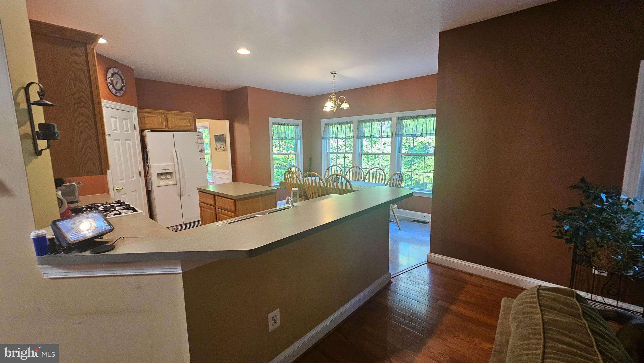 WHISPERING WOODS - Residential