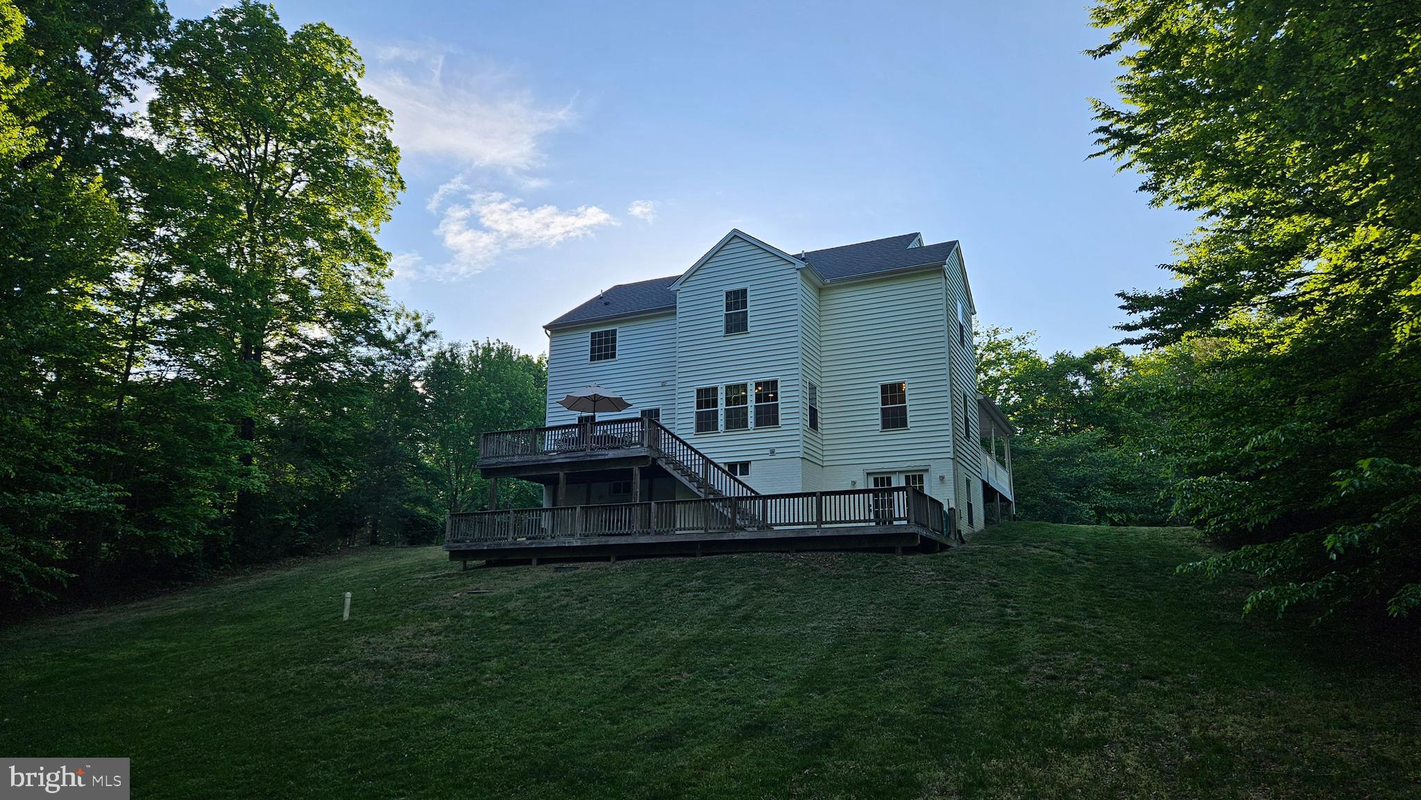 WHISPERING WOODS - Residential