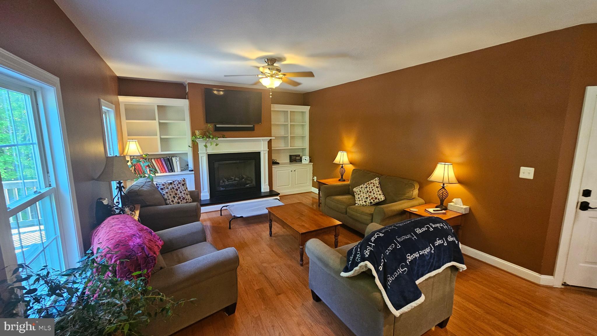 WHISPERING WOODS - Residential