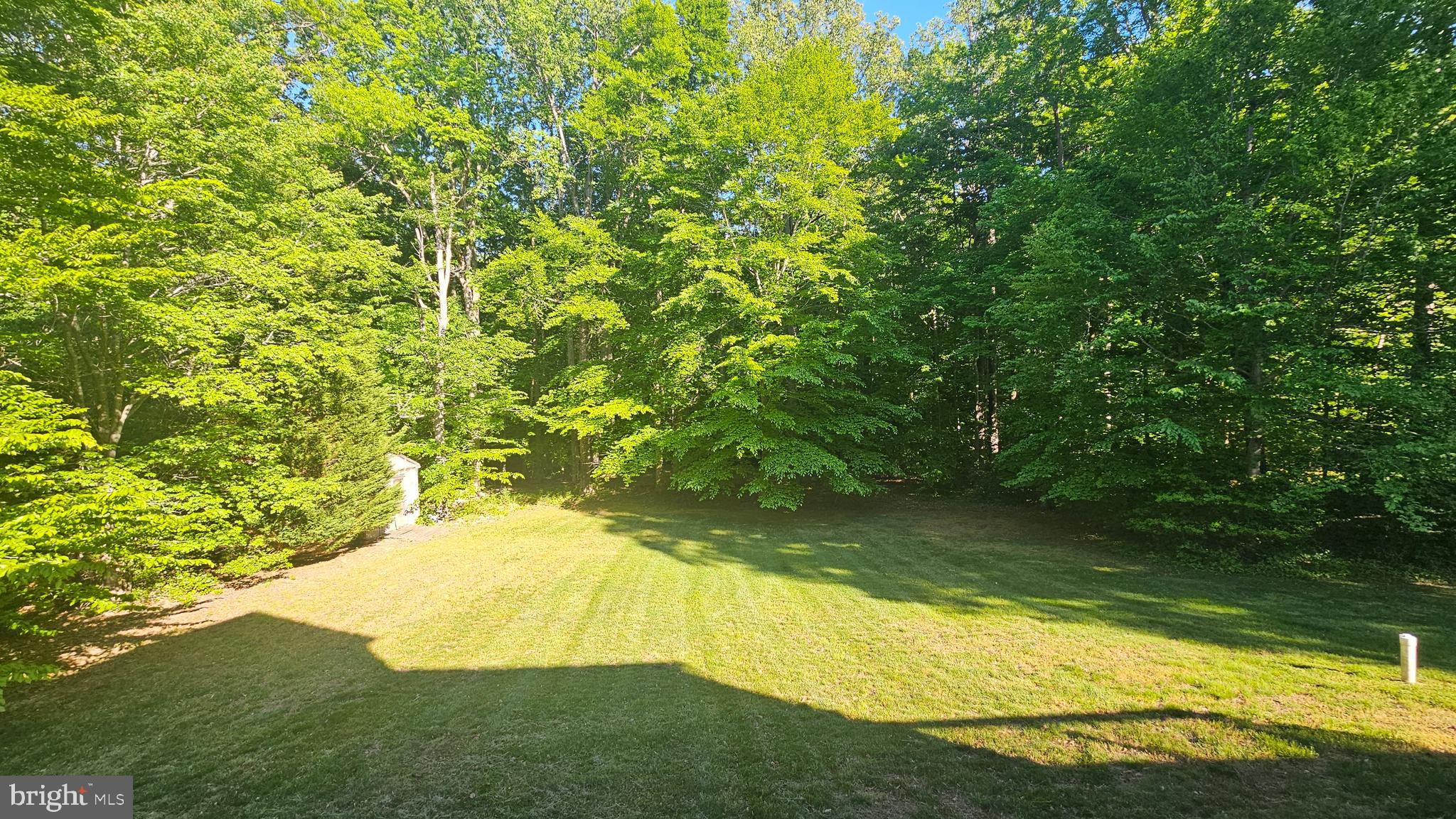 WHISPERING WOODS - Residential