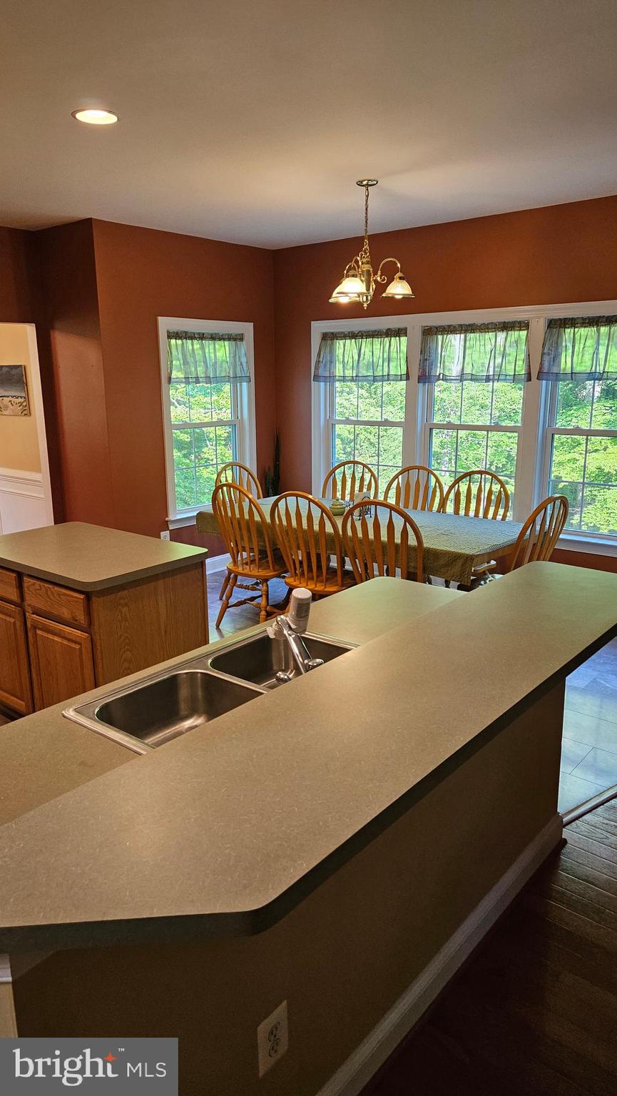 WHISPERING WOODS - Residential