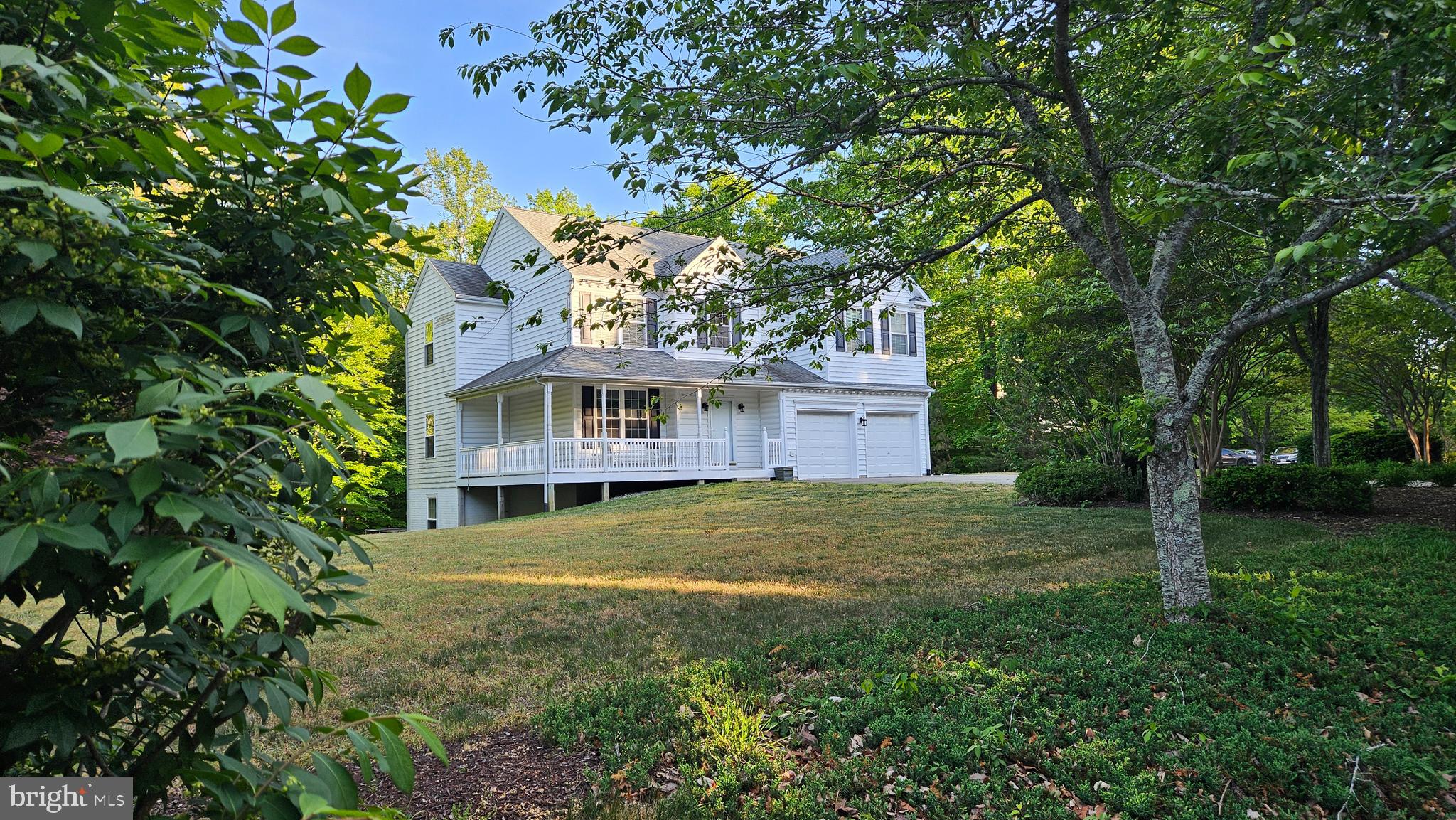 WHISPERING WOODS - Residential