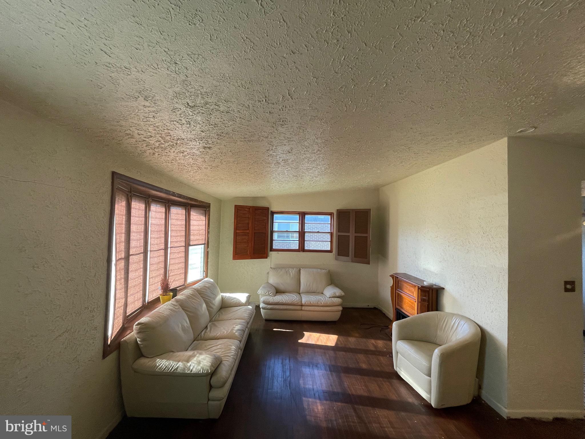 JENKINTOWN - Residential