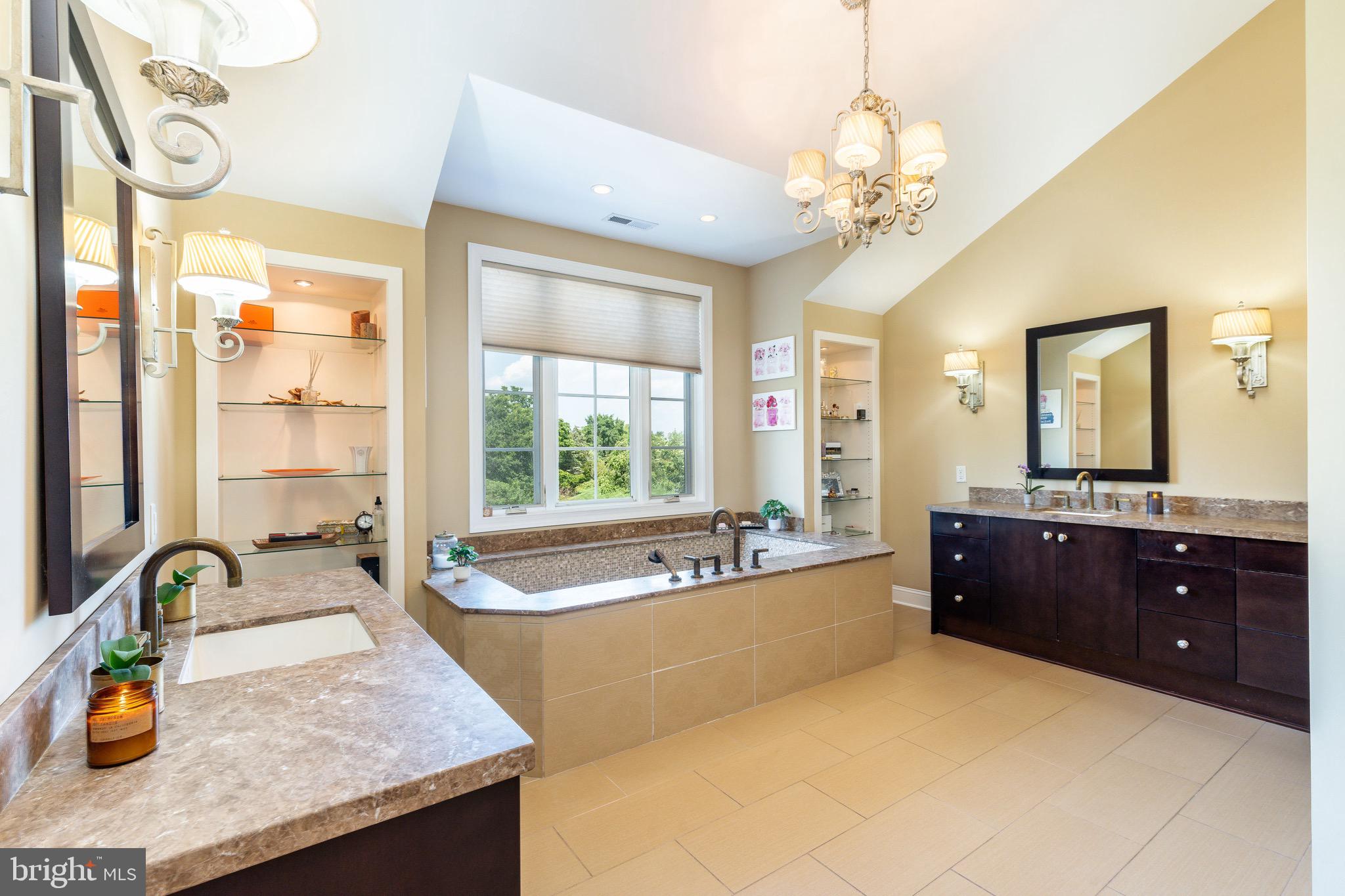 CREEKS BEND - Residential