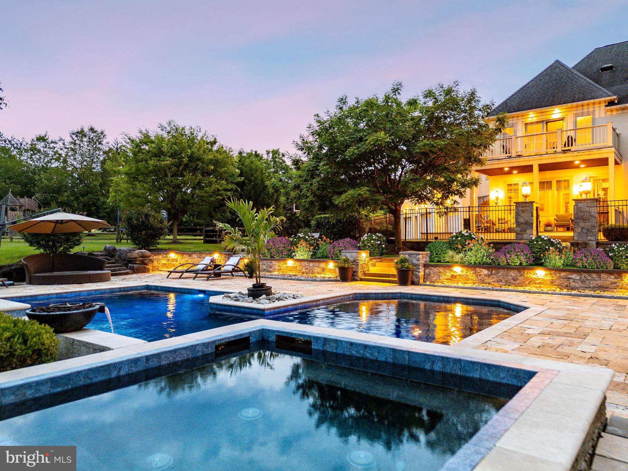 CREEKS BEND - Residential