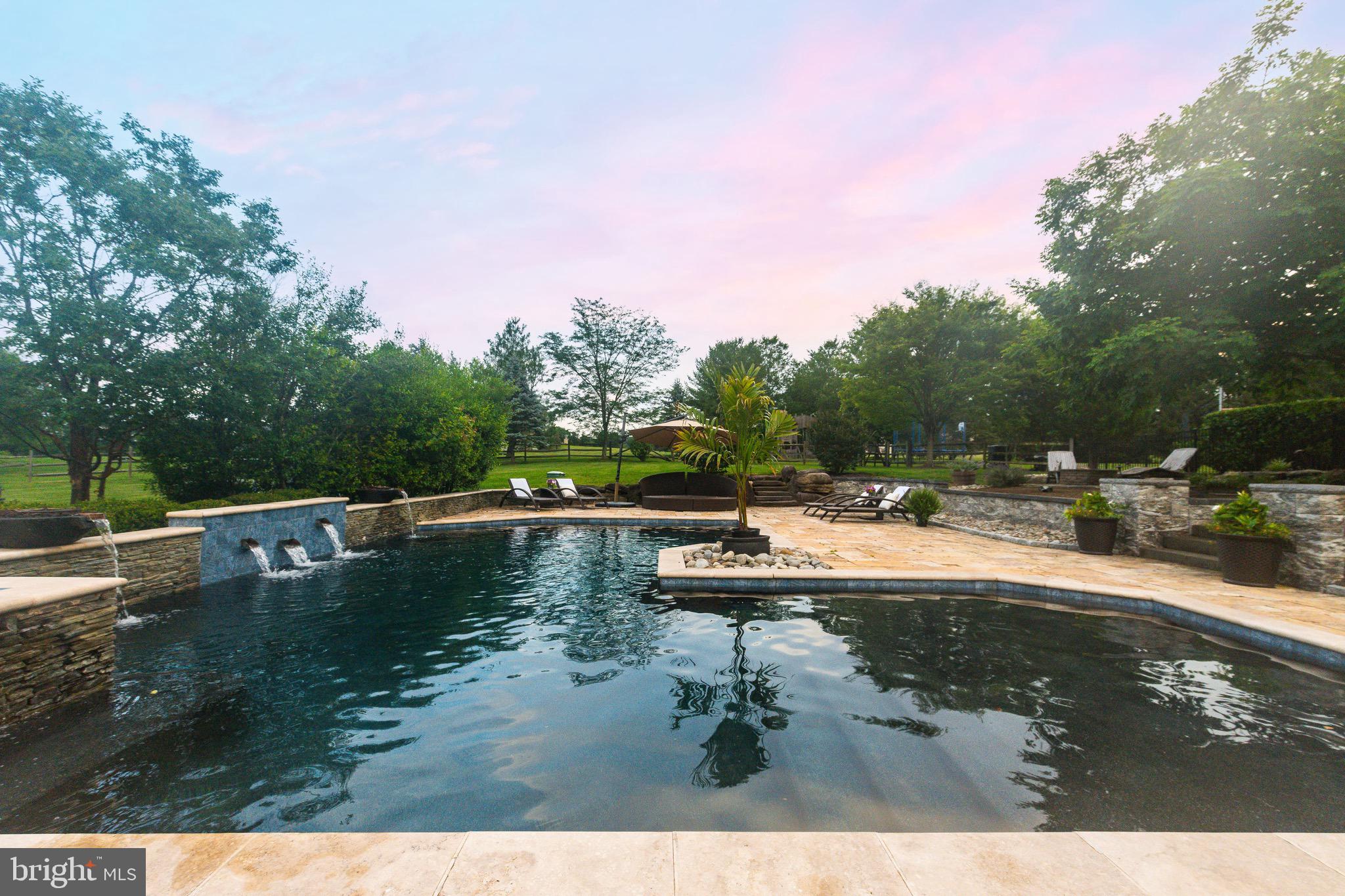 CREEKS BEND - Residential