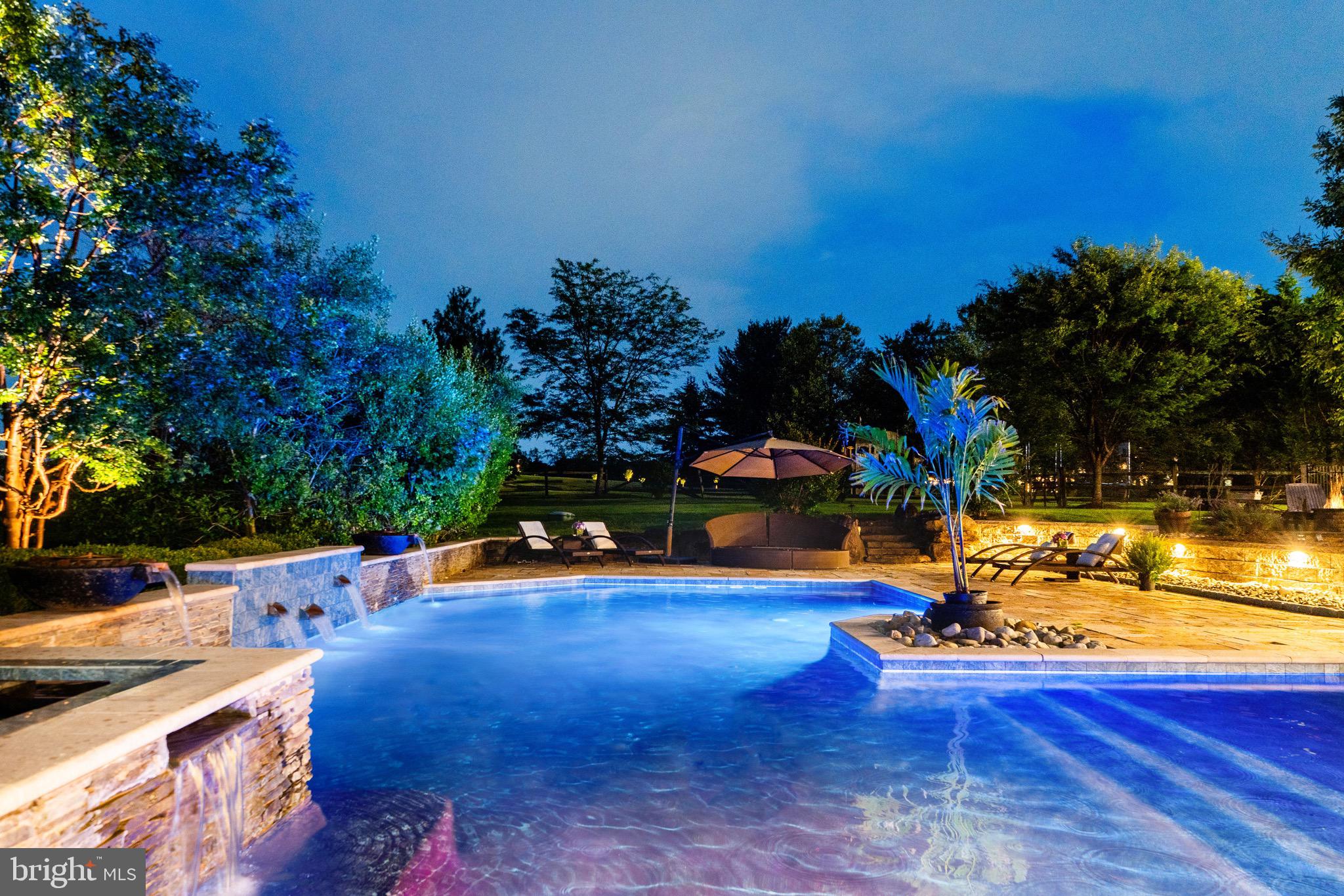 CREEKS BEND - Residential