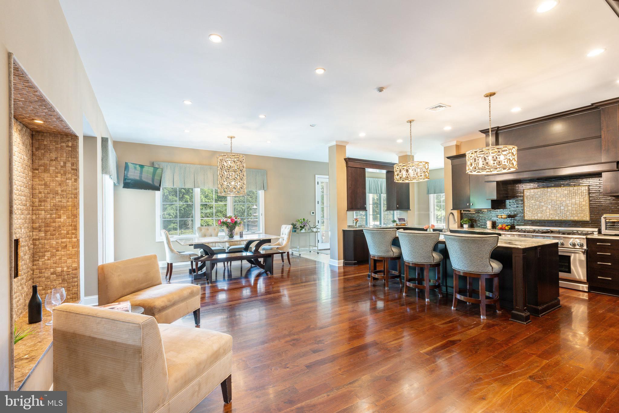 CREEKS BEND - Residential