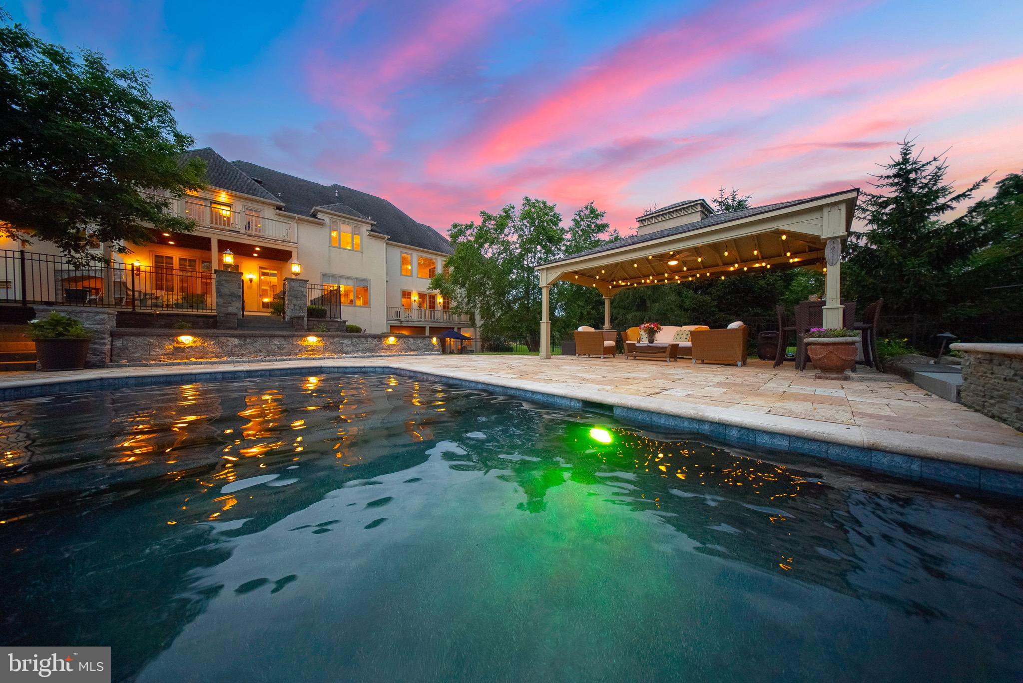 CREEKS BEND - Residential