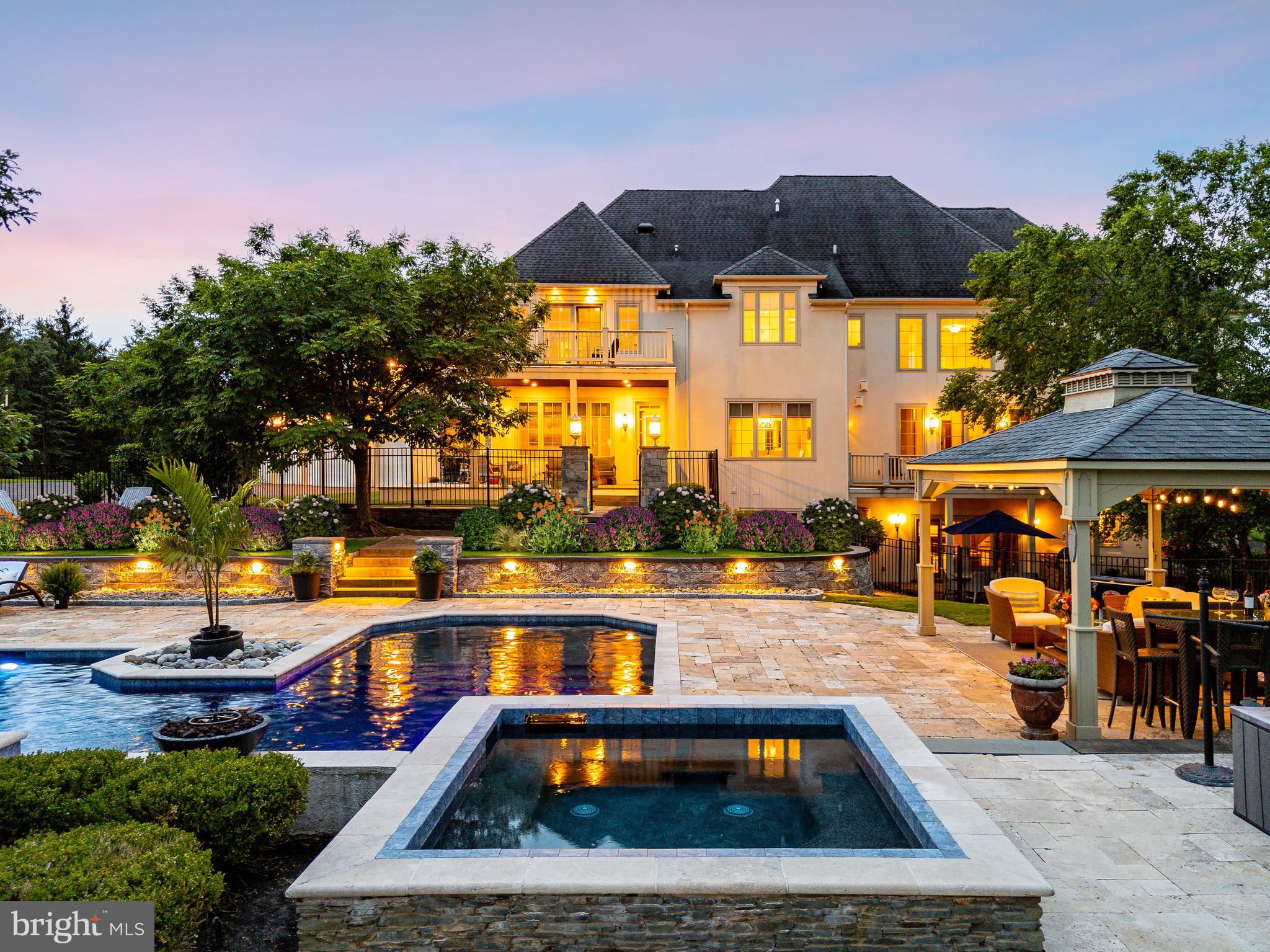 CREEKS BEND - Residential