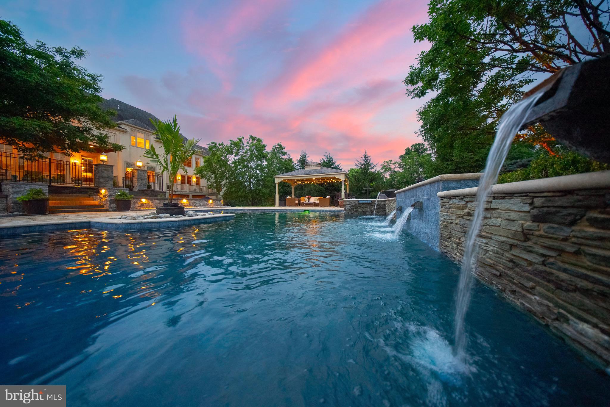 CREEKS BEND - Residential