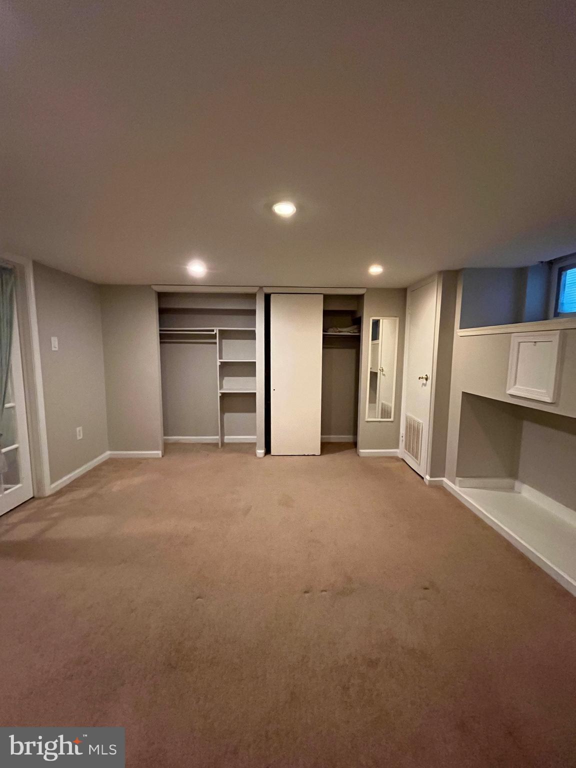 SPRING GARDEN - Residential Lease