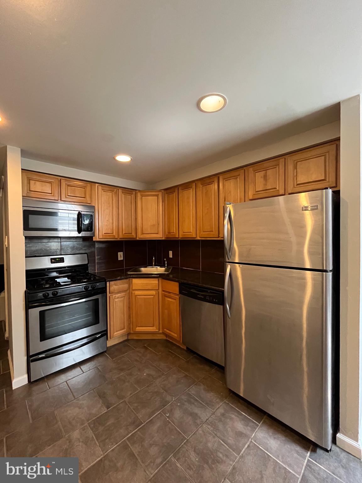 SPRING GARDEN - Residential Lease