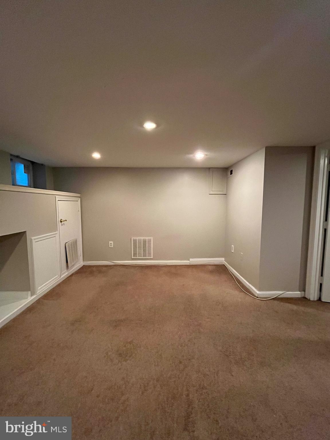 SPRING GARDEN - Residential Lease