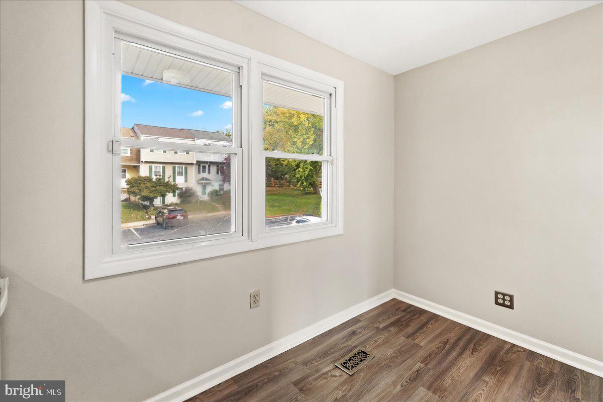 GLADE TOWN - Residential