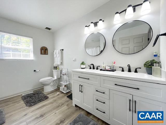 LAKE MONTICELLO - Residential