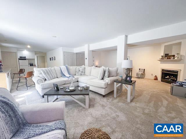 LAKE MONTICELLO - Residential