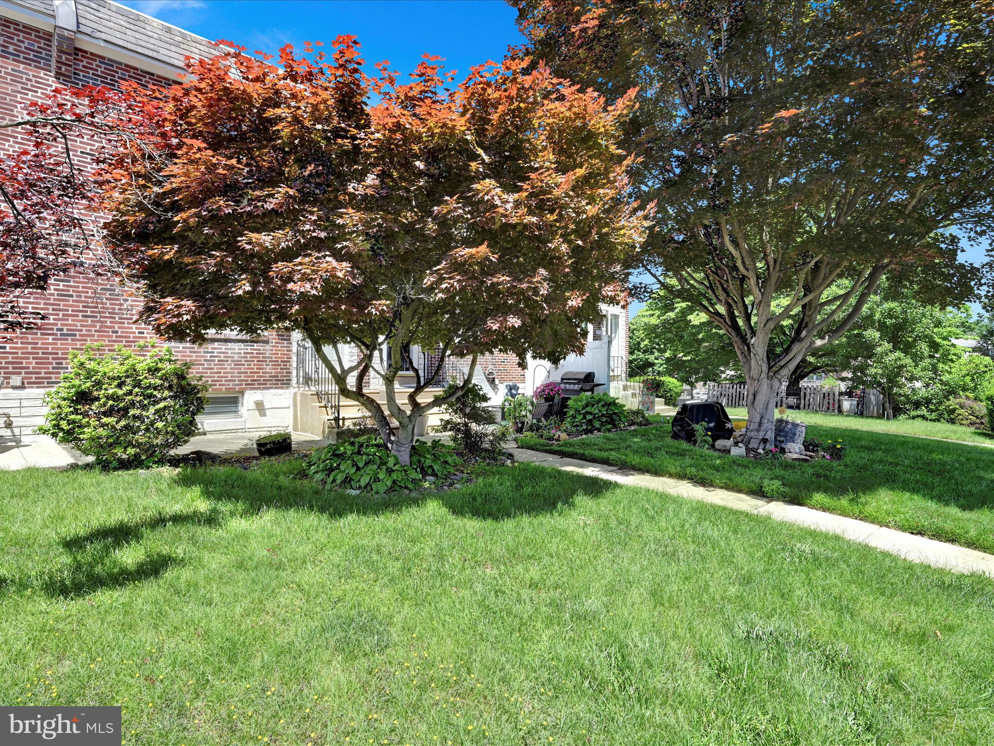 290 GRAMERCY DRIVE