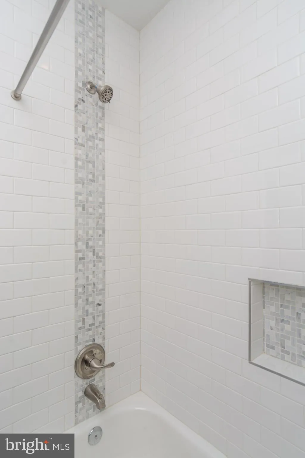 Baltimore, Maryland 21201, United States, 3 Bedrooms Bedrooms, ,3 BathroomsBathrooms,Residential,Pending,72144