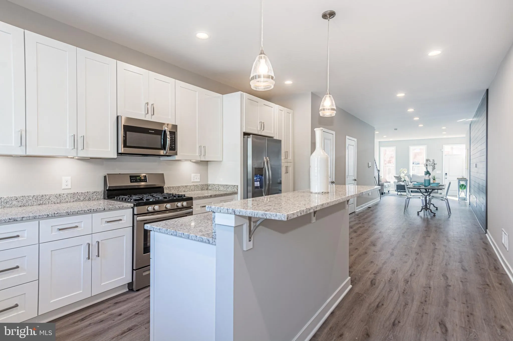 Baltimore, Maryland 21201, United States, 3 Bedrooms Bedrooms, ,3 BathroomsBathrooms,Residential,Pending,72144