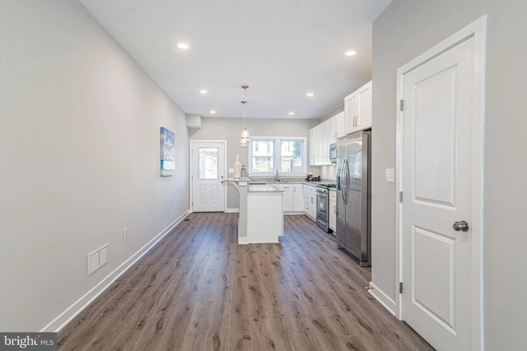 Baltimore, Maryland 21201, United States, 3 Bedrooms Bedrooms, ,3 BathroomsBathrooms,Residential,Pending,72144