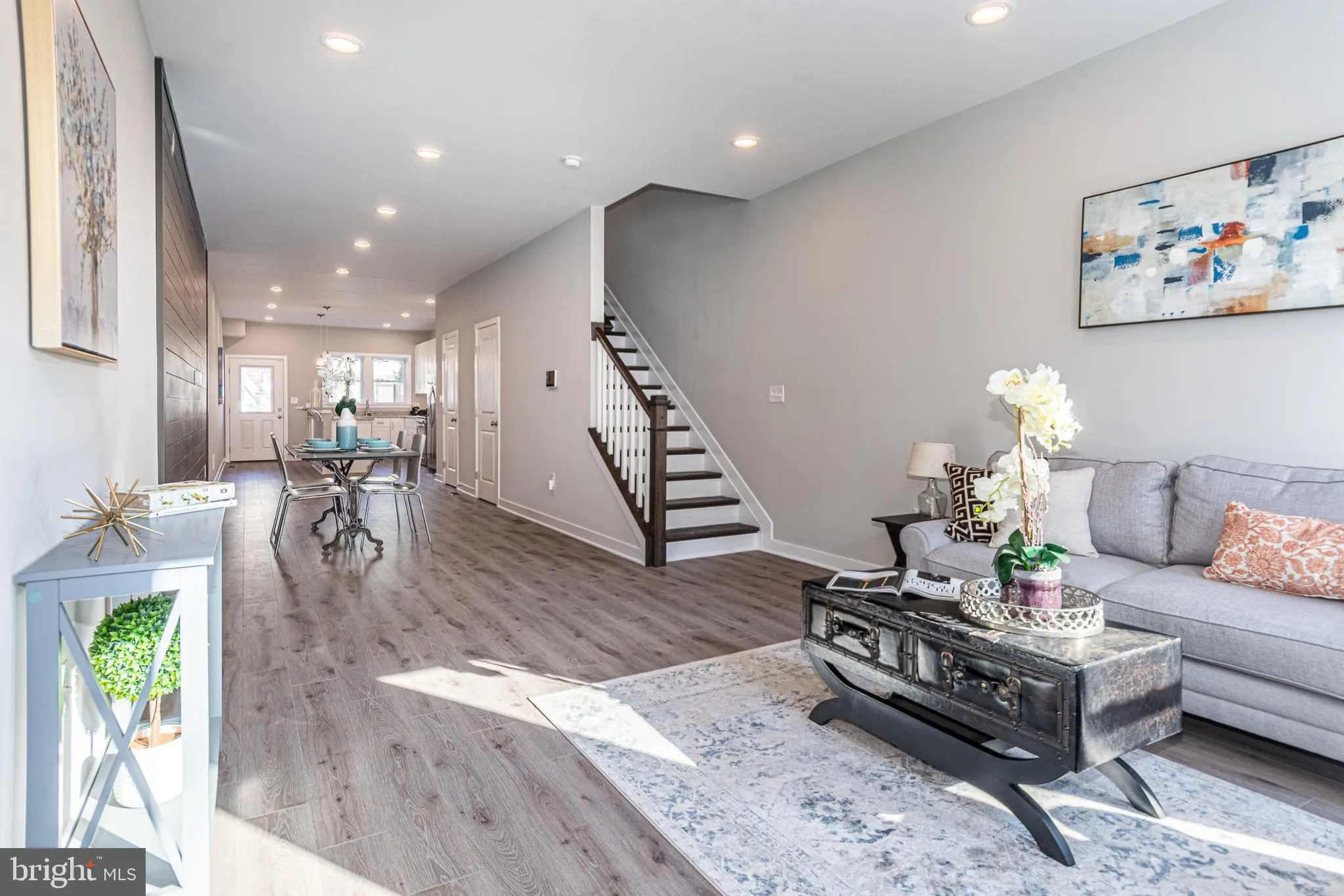 Baltimore, Maryland 21201, United States, 3 Bedrooms Bedrooms, ,3 BathroomsBathrooms,Residential,Pending,72144