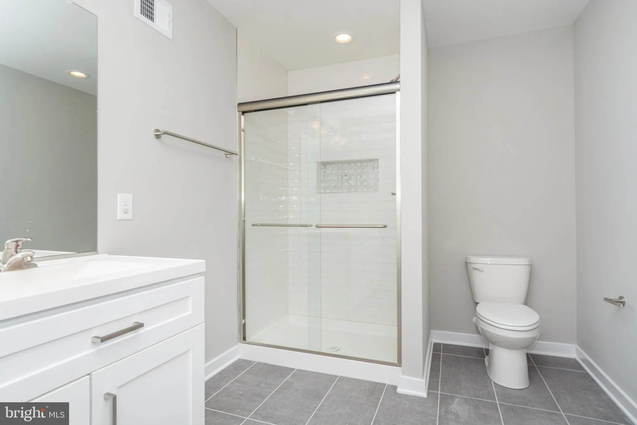 Baltimore, Maryland 21201, United States, 3 Bedrooms Bedrooms, ,3 BathroomsBathrooms,Residential,Pending,72144