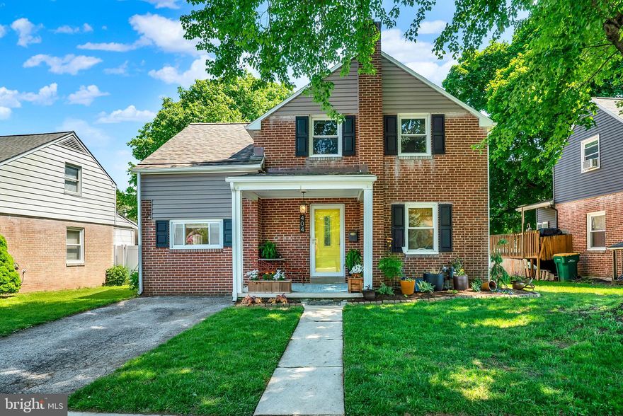 Welcome home! This is where you will see yourself into the future. Nestled in the Lincoln Park neighborhood  amongst mature trees this is where you'll enjoy being outside on the cozy front porch or the expansive rear deck. If the deer that roam the field think this neighborhood is peaceful so, will you. All the amenities you need are close by; from grocery and home improvement stores to plenty of options to order or eat out. Be the next owner to enjoy this Home!