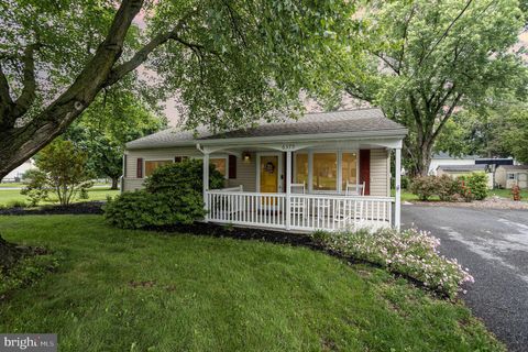 6375 HOLLOW DRIVE EAST PETERSBURG PA 17520