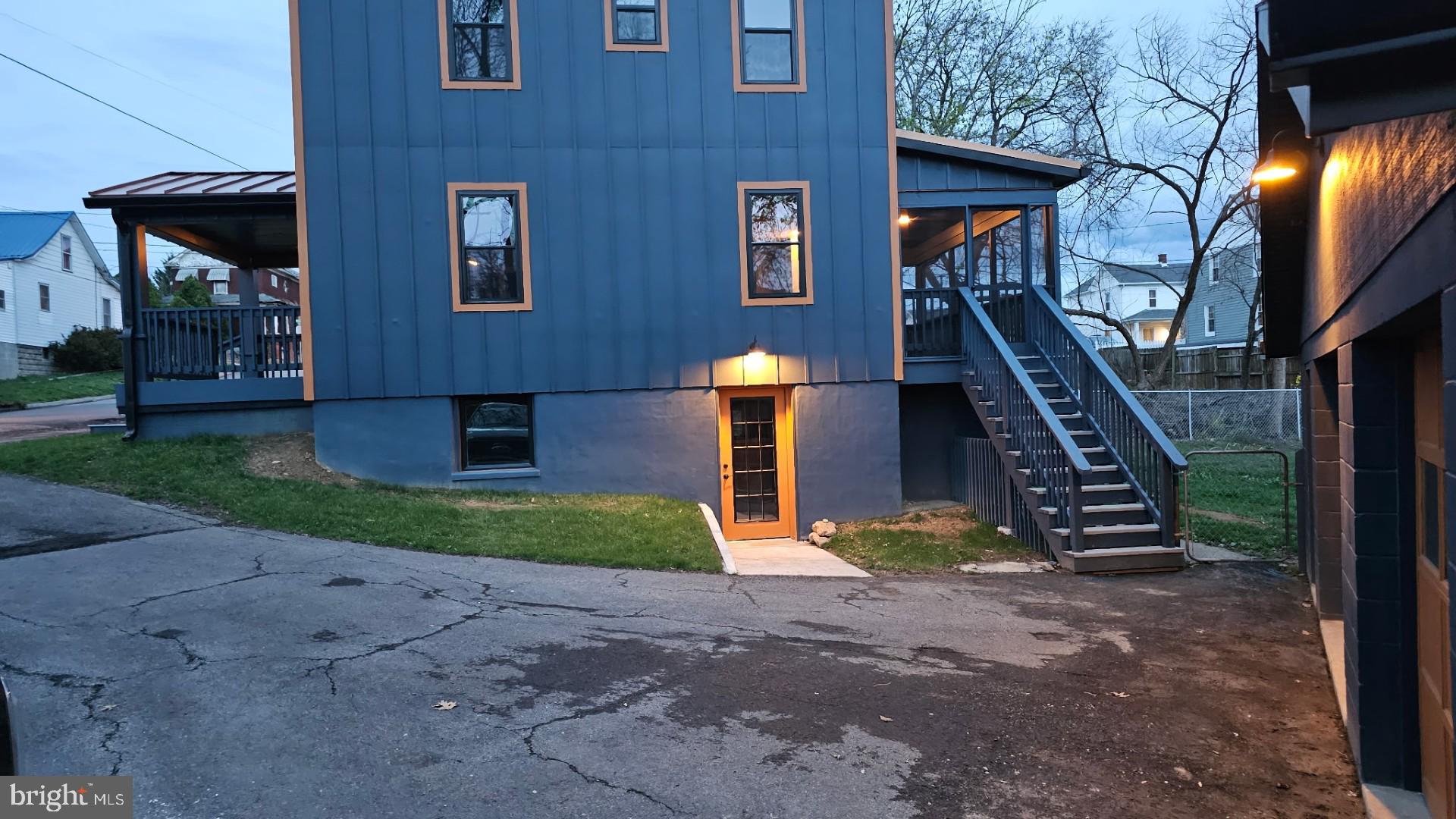 823 E FIRST STREET