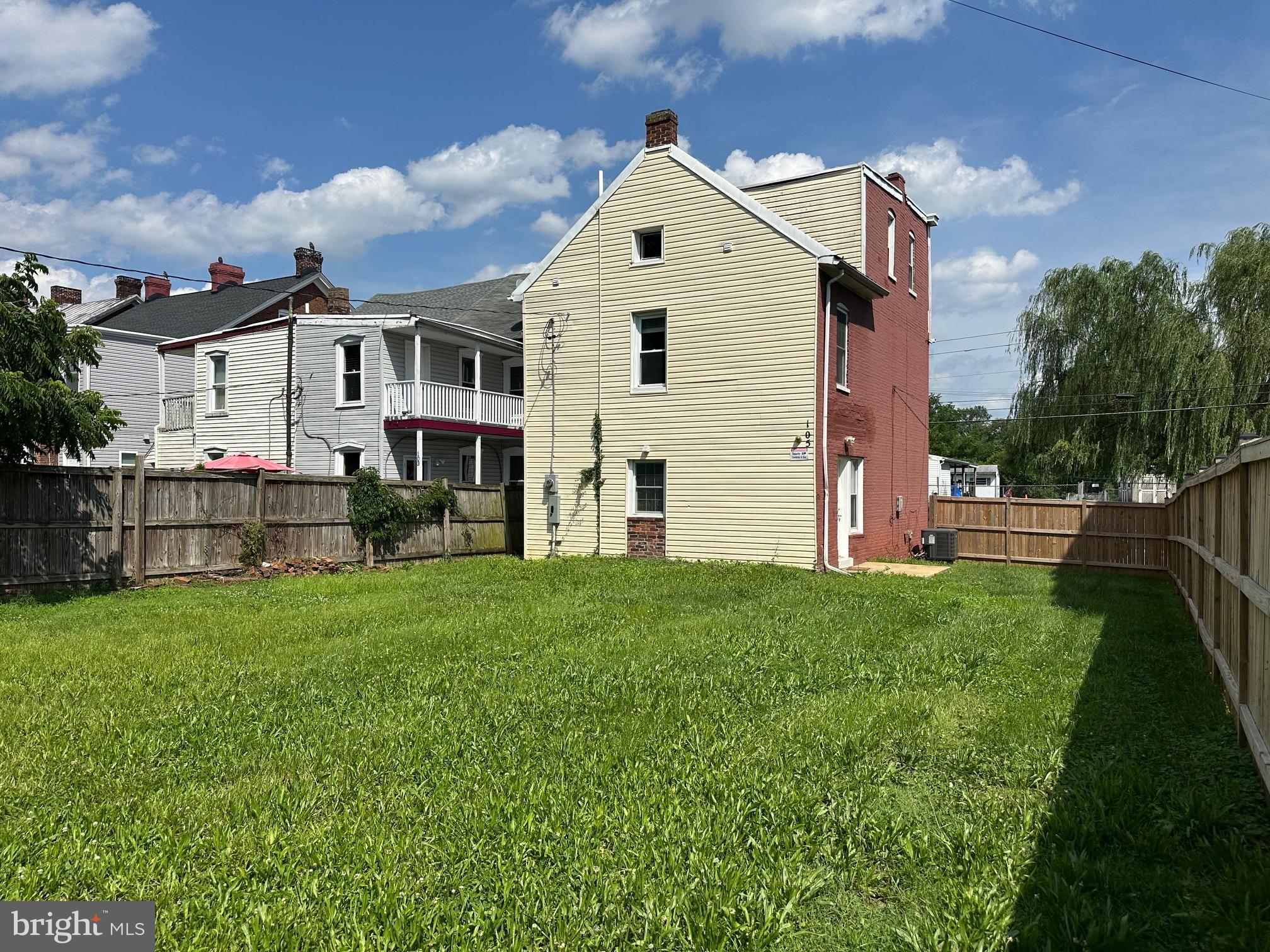 105 ELIZABETH STREET