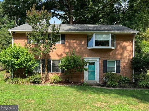 Homes For Rent - 6508 Berkshire Drive<br/> Fairfax County, ALEXANDRIA, VA 22310