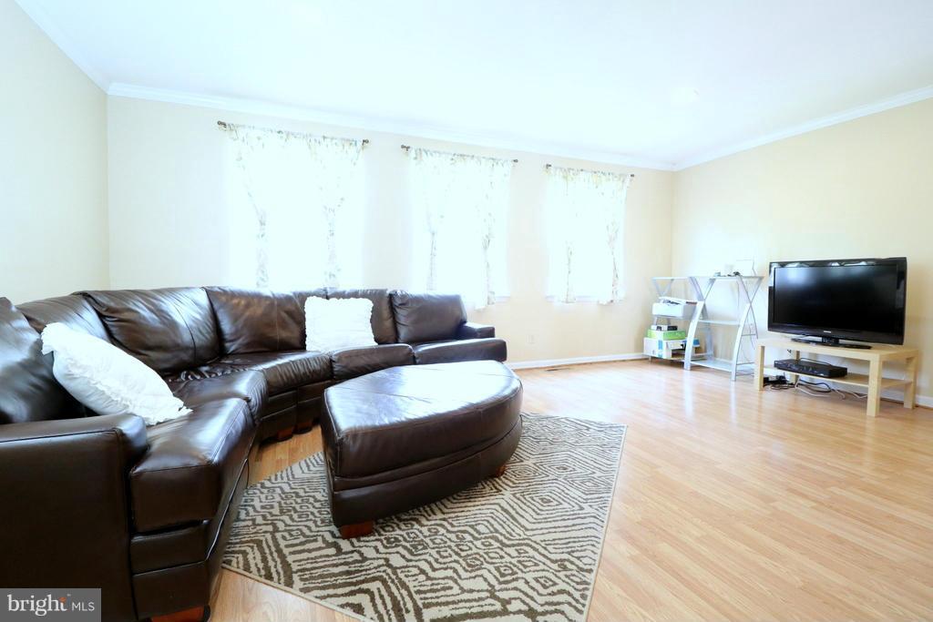 CARLTON SQUARE - Residential