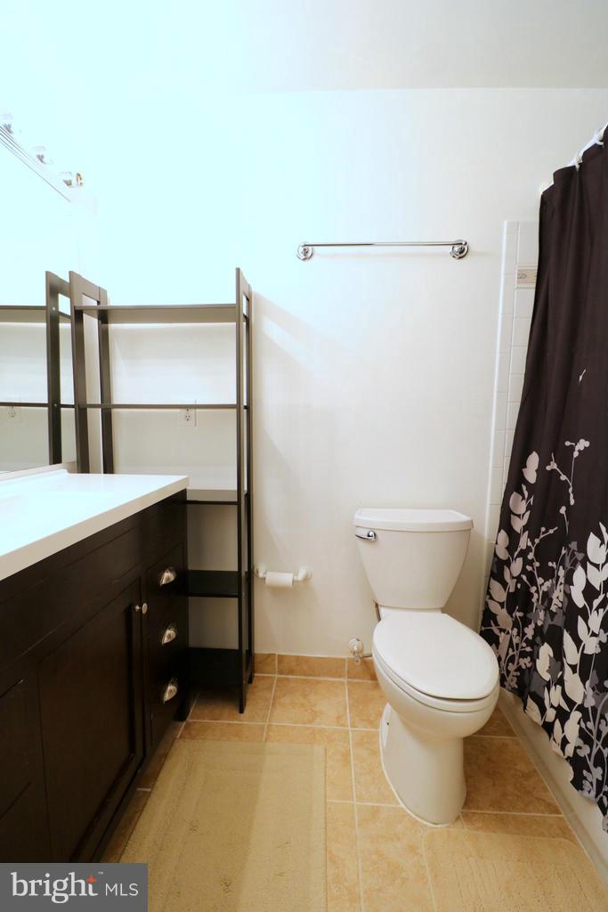 CARLTON SQUARE - Residential