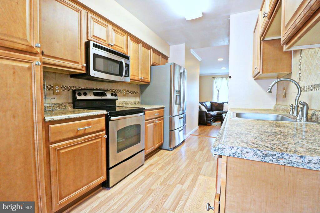 CARLTON SQUARE - Residential