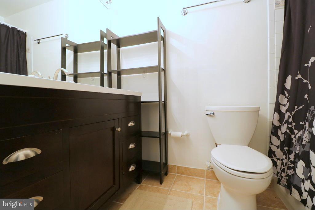 CARLTON SQUARE - Residential