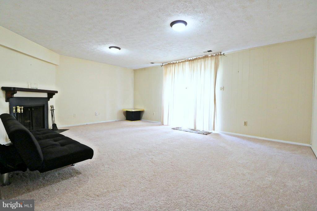 CARLTON SQUARE - Residential