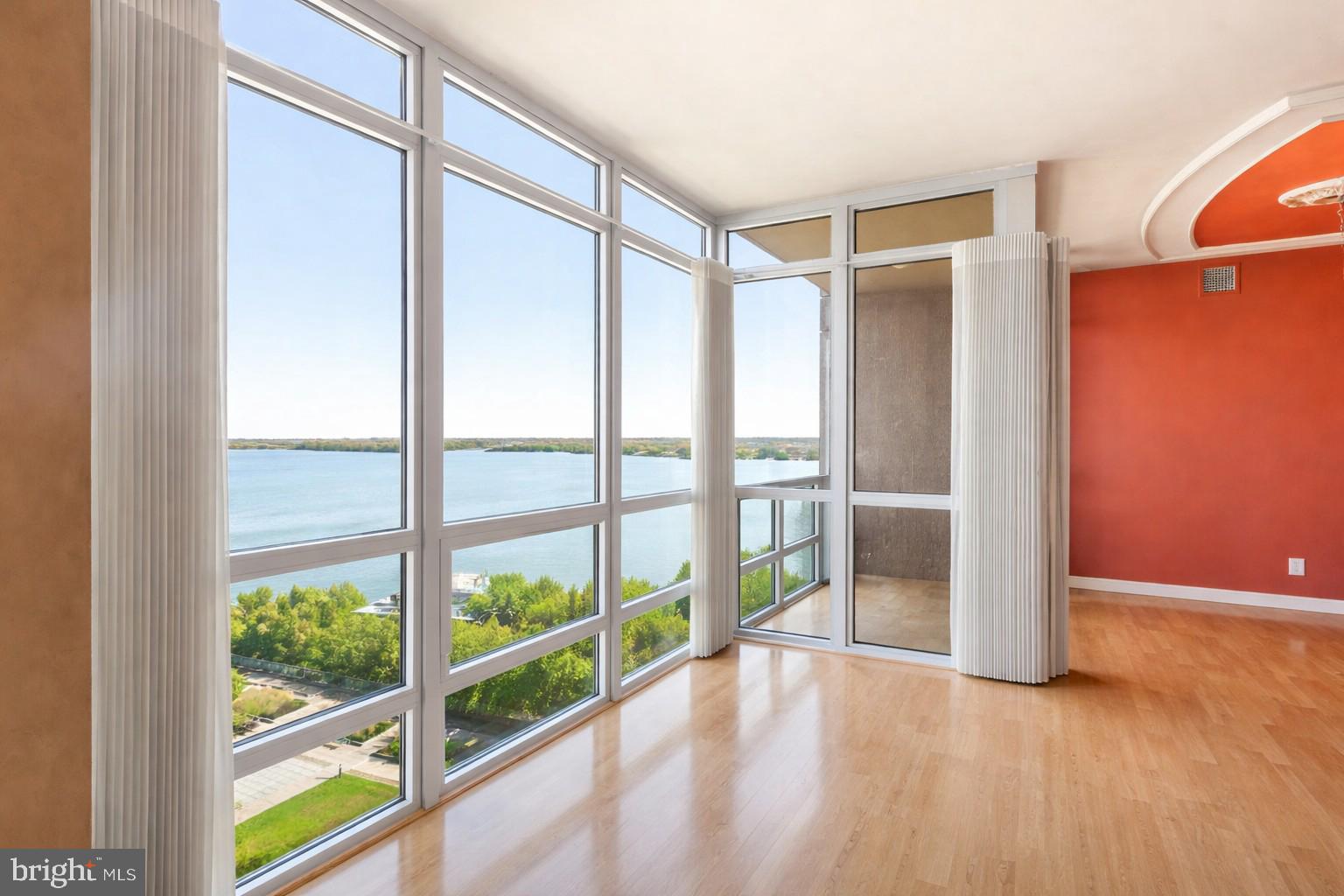 901 N PENN STREET P1006