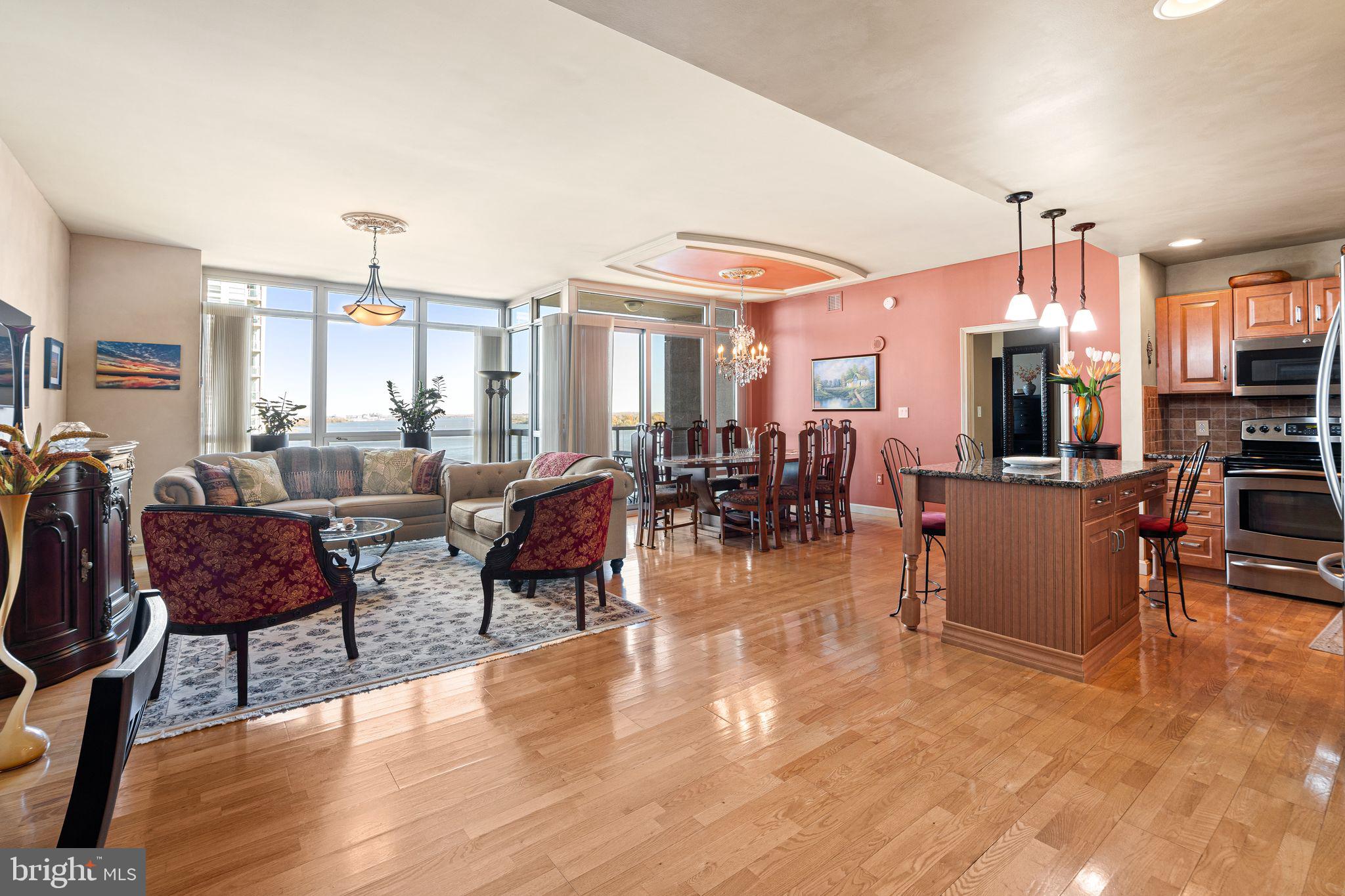 901 N PENN STREET P1006