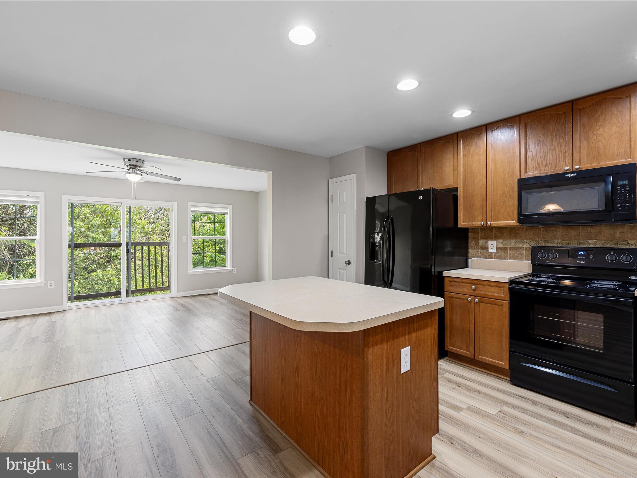 MANOR PARK - Residential