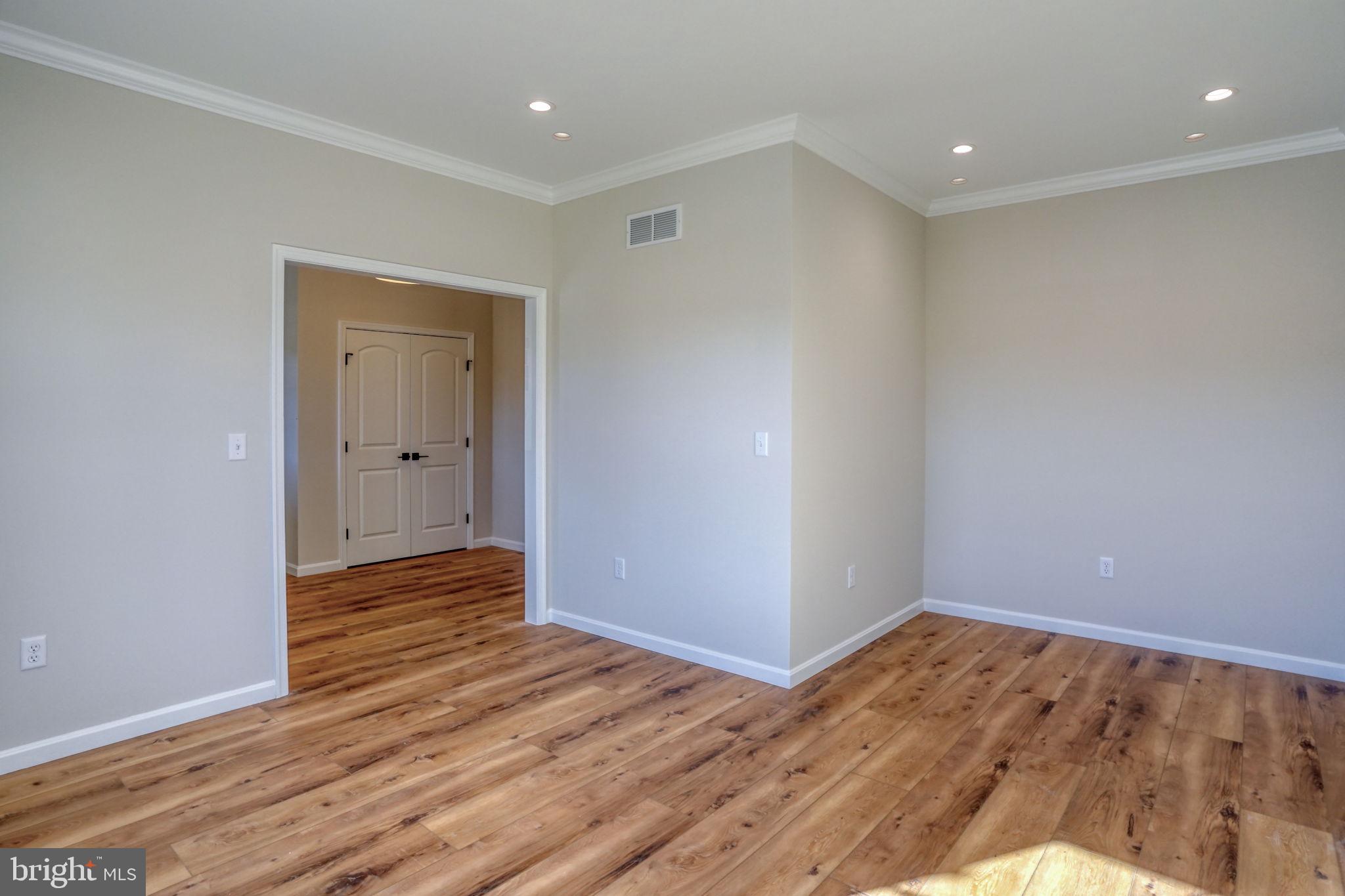 COURSEYS POINT - Residential